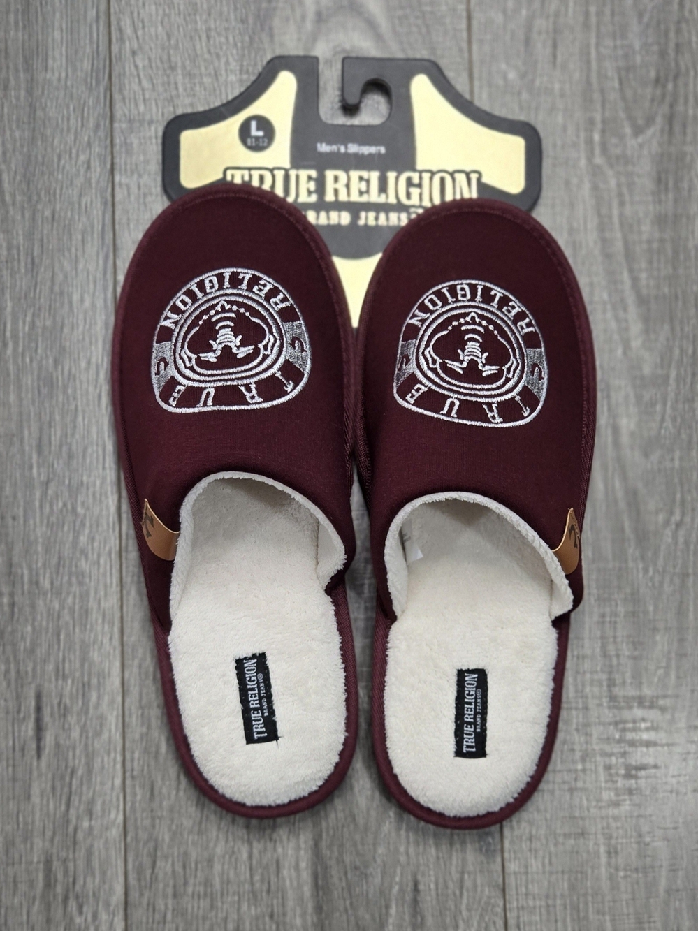 True Religion Men’s Slippers Large 11-12 Burgundy Maroon Logo NWT House Shoes.